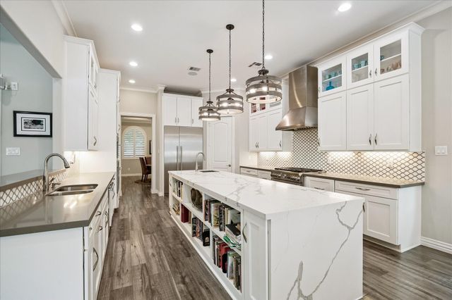 9622 Cedarhurst Drive, Houston, TX 77096