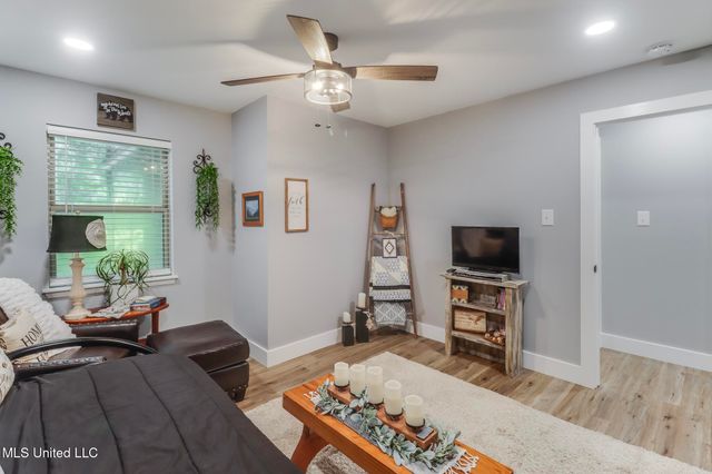 8707 Pine Ridge Court, Diamondhead, MS 39525