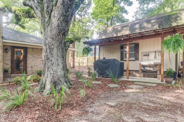 8707 Pine Ridge Court, Diamondhead, MS 39525