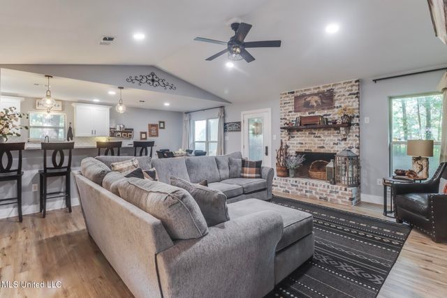 8707 Pine Ridge Court, Diamondhead, MS 39525
