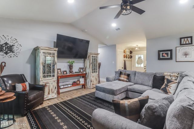 8707 Pine Ridge Court, Diamondhead, MS 39525