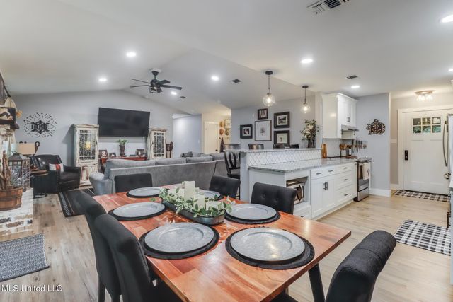8707 Pine Ridge Court, Diamondhead, MS 39525