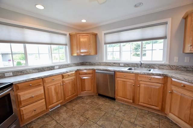 20 Quarry Stone Drive, Bridgewater, MA 02324