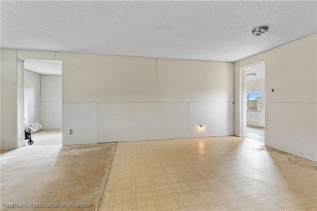 203 Atterberry Drive, Sebring, FL 33870