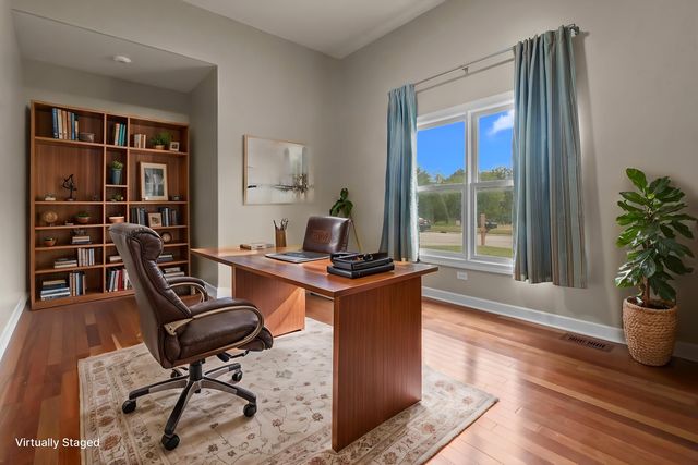 1400 Savanna Lane, Woodstock, IL 60098
