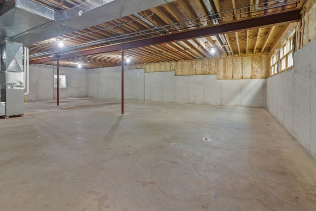 1400 Savanna Lane, Woodstock, IL 60098