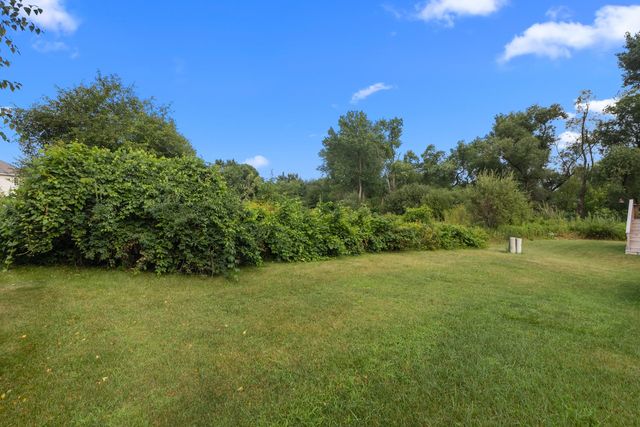 1400 Savanna Lane, Woodstock, IL 60098