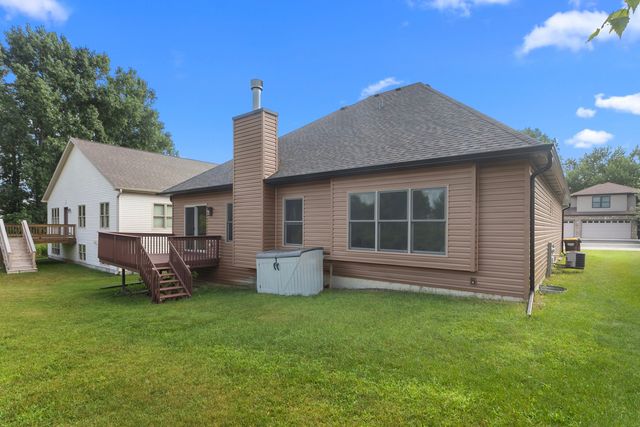 1400 Savanna Lane, Woodstock, IL 60098