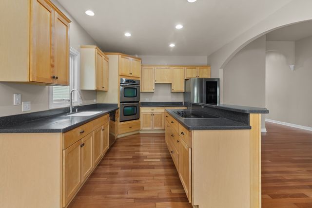 1400 Savanna Lane, Woodstock, IL 60098