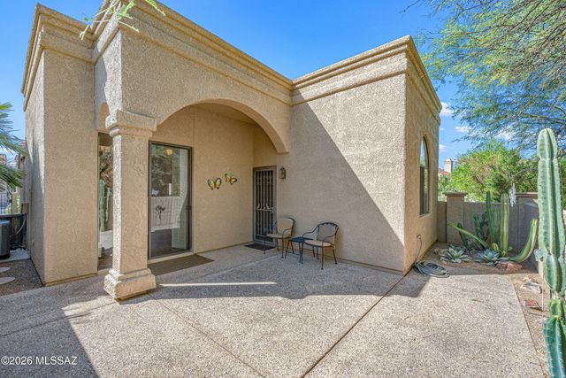 6082 N Black Bear Loop, Tucson, AZ 85750