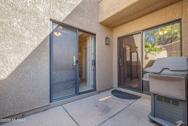 6082 N Black Bear Loop, Tucson, AZ 85750