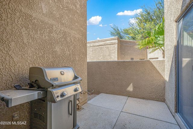 6082 N Black Bear Loop, Tucson, AZ 85750