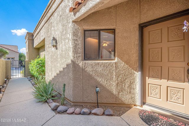 6082 N Black Bear Loop, Tucson, AZ 85750