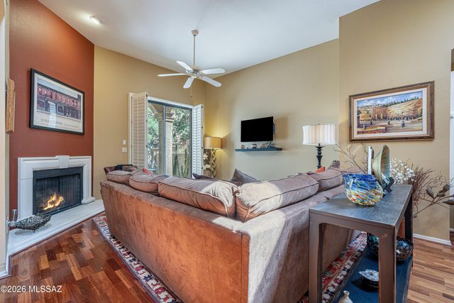 6082 N Black Bear Loop, Tucson, AZ 85750