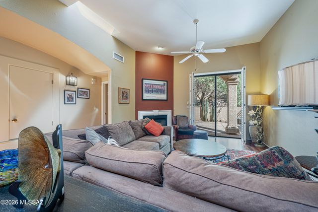 6082 N Black Bear Loop, Tucson, AZ 85750