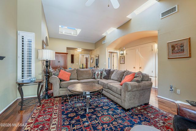 6082 N Black Bear Loop, Tucson, AZ 85750