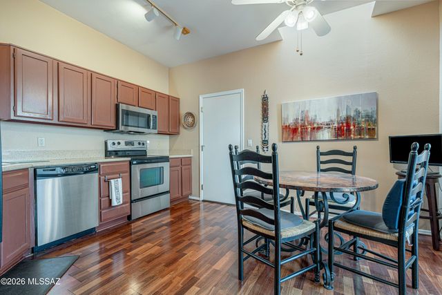 6082 N Black Bear Loop, Tucson, AZ 85750