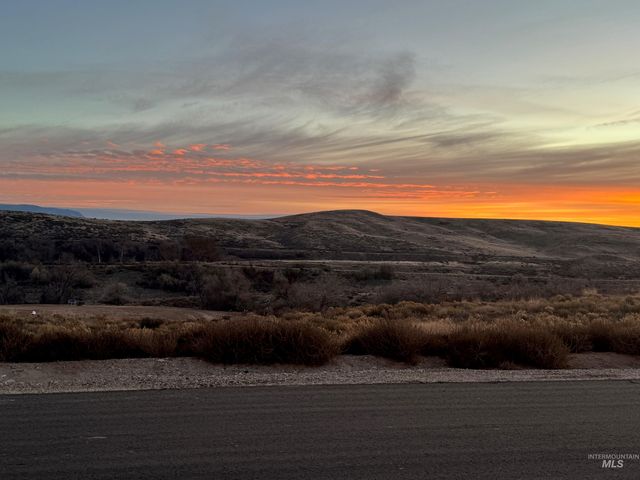 3435 Fly By Rd, New Plymouth, ID 83655