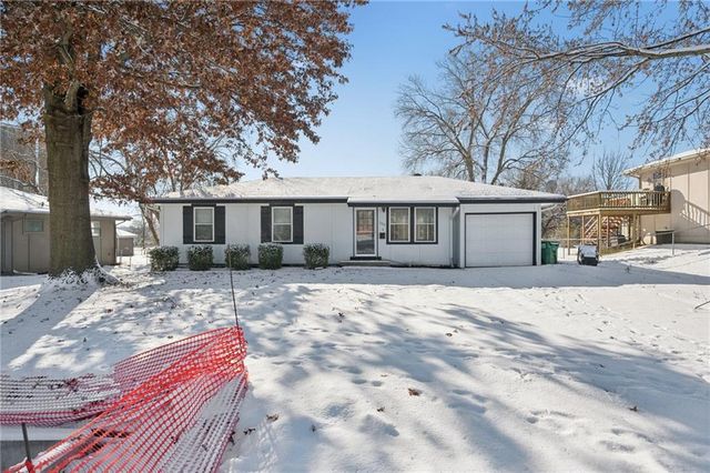103 W Edgewood Drive, Edgerton, KS 66201