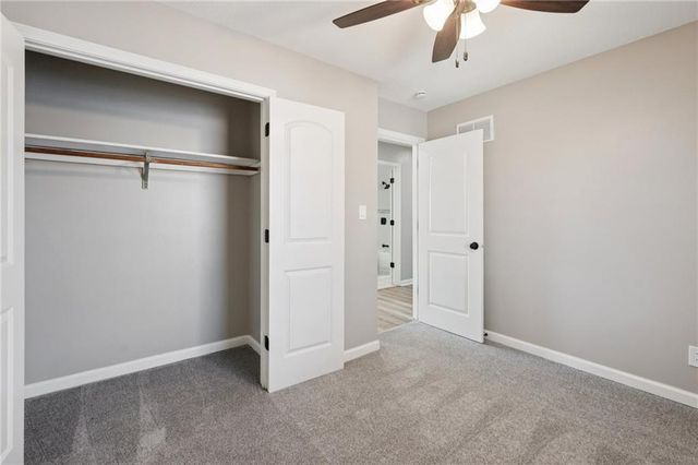 103 W Edgewood Drive, Edgerton, KS 66201