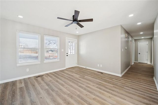 103 W Edgewood Drive, Edgerton, KS 66201