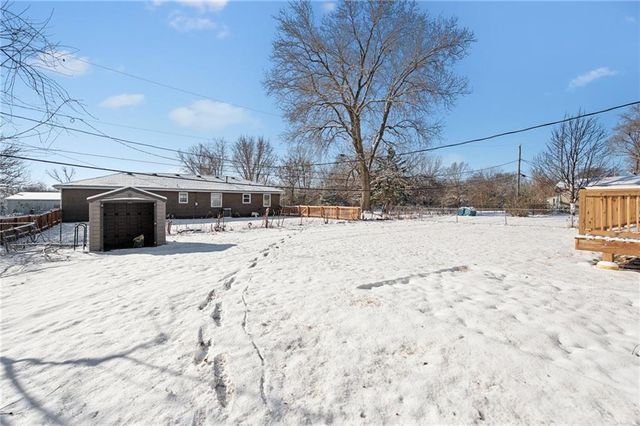 103 W Edgewood Drive, Edgerton, KS 66201