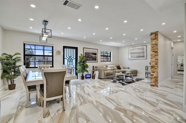 6761 Allen St, Hollywood, FL 33024