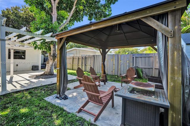 6761 Allen St, Hollywood, FL 33024