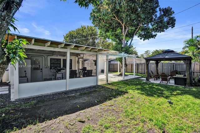 6761 Allen St, Hollywood, FL 33024
