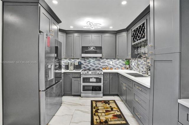 6761 Allen St, Hollywood, FL 33024