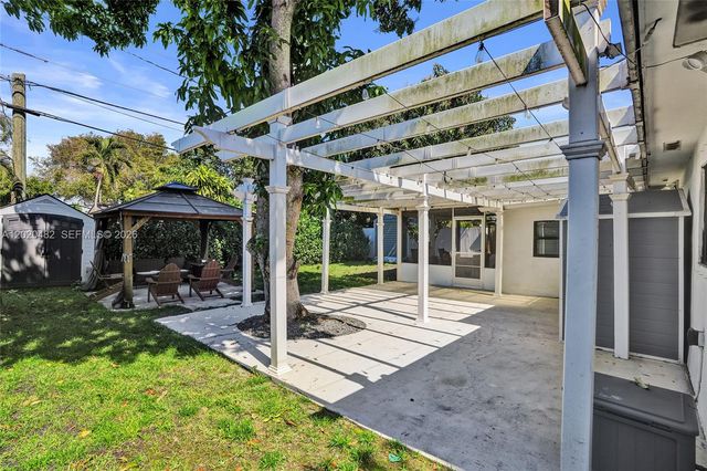 6761 Allen St, Hollywood, FL 33024
