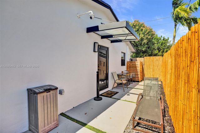 6761 Allen St, Hollywood, FL 33024