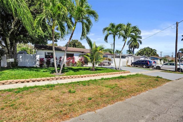 6761 Allen St, Hollywood, FL 33024
