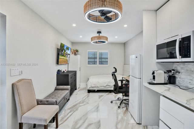 6761 Allen St, Hollywood, FL 33024