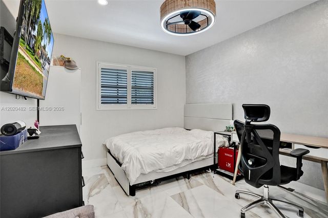 6761 Allen St, Hollywood, FL 33024