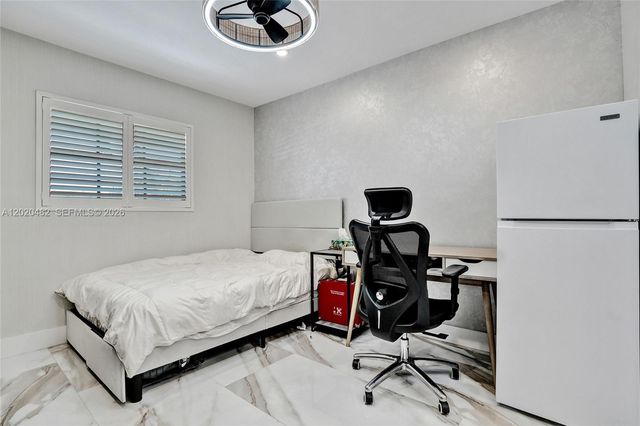 6761 Allen St, Hollywood, FL 33024