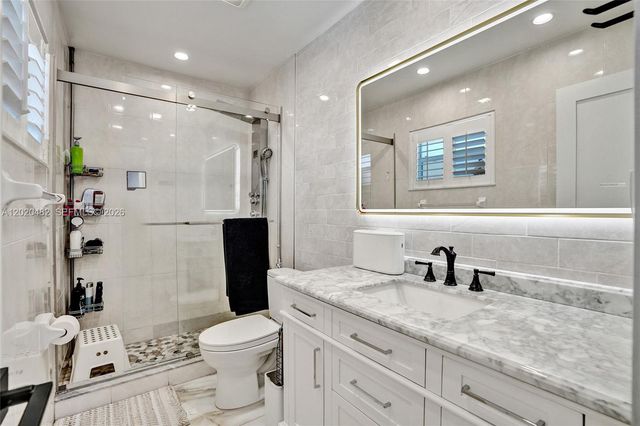 6761 Allen St, Hollywood, FL 33024