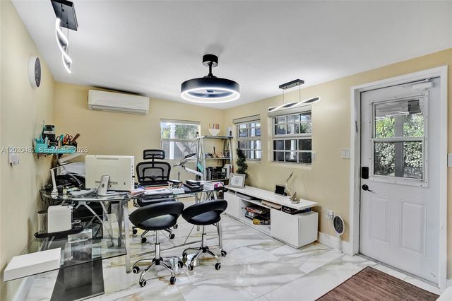 6761 Allen St, Hollywood, FL 33024