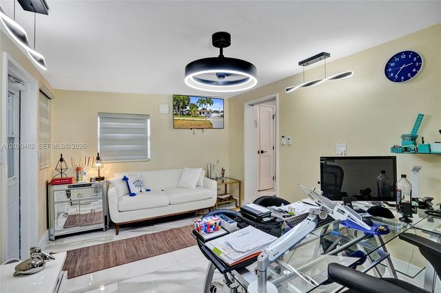 6761 Allen St, Hollywood, FL 33024
