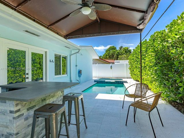 2211 NE 35th Ct, Lighthouse Point, FL 33064