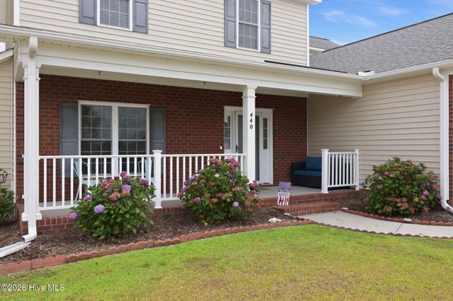 440 Meadowlark Drive, Winterville, NC 28590