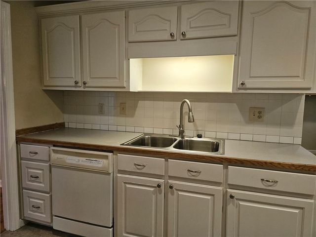 395 Monivea Lane, Roswell, GA 30075