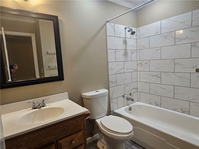 395 Monivea Lane, Roswell, GA 30075