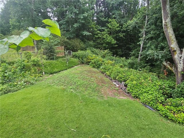 395 Monivea Lane, Roswell, GA 30075