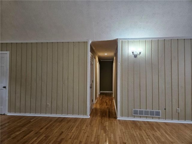 395 Monivea Lane, Roswell, GA 30075