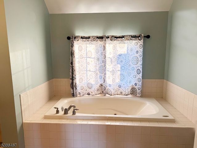 15 Opdyke Rd, Kingwood Twp., NJ 08825