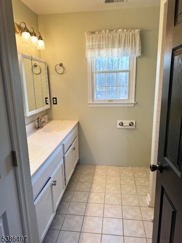 15 Opdyke Rd, Kingwood Twp., NJ 08825