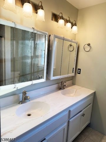 15 Opdyke Rd, Kingwood Twp., NJ 08825