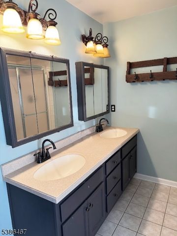 15 Opdyke Rd, Kingwood Twp., NJ 08825