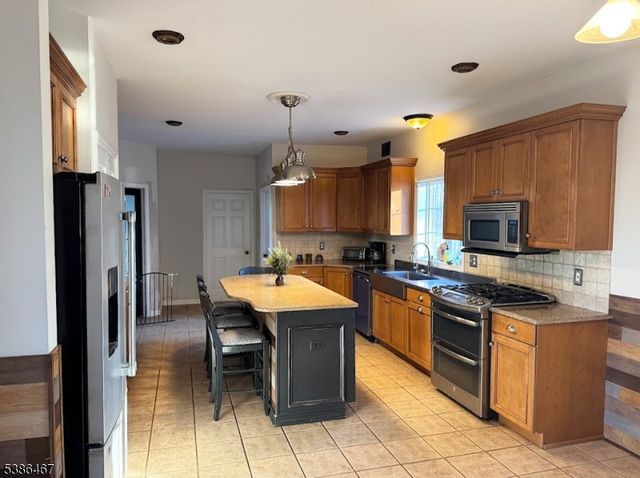 15 Opdyke Rd, Kingwood Twp., NJ 08825